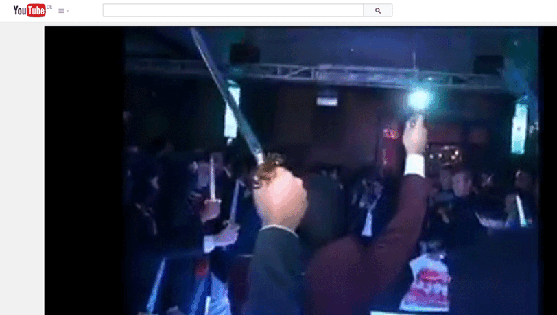 "Das Klingen der Schwerter" - Dieses Video einer ägyptischen Hochzeit könnte Auslöser des arabischen Webhypes sein. "Das Klingen der Schwerter" - Dieses Video einer ägyptischen Hochzeit könnte Auslöser des arabischen Webhypes sein.