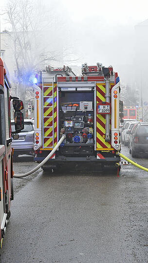 Bilder vom Feuerwehreinsatz in der Hildeboldstraße.
