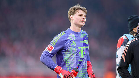 Jonas Urbig leistete sich in seinem zweiten Ligaspiel für die Bayern seinen ersten Patzer.