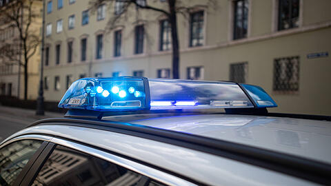 Die Polizei beobachtete die Gruppe bereits, die das Geld der M&uuml;nchnerin von b&ouml;sen Geistern befreien wollte. Offenbar waren die drei Frauen und ihr mutma&szlig;licher Aufpasser &uuml;ber Portugal eingereist.