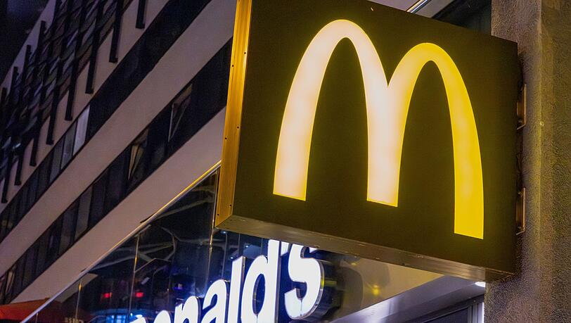 McDonald's nimmt den McRib aus dem Standardsortiment. Vielerorts ist er bereits nicht mehr verfügbar. McDonald's nimmt den McRib aus dem Standardsortiment. Vielerorts ist er bereits nicht mehr verfügbar.