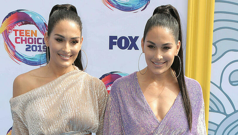 Nikki und Brie Bella sind gemeinsam schwanger Nikki und Brie Bella sind gemeinsam schwanger