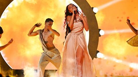 Eden Golan hat sich für Israel neben neun weiteren Ländern im zweiten ESC-Halbfinale für Samstag qualifiziert.