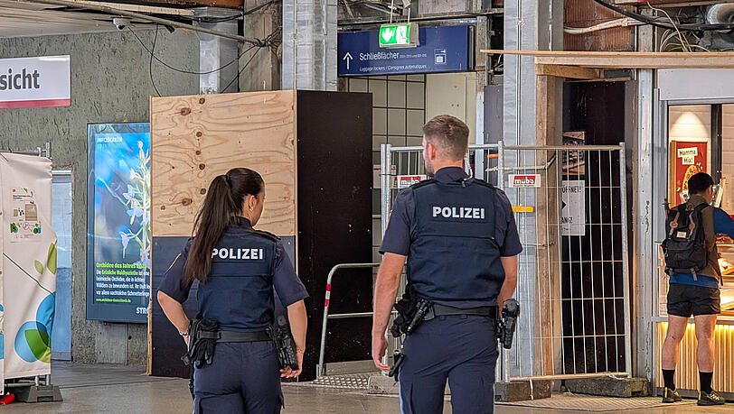 An Münchens Bahnhöfen kommt es immer wieder zu Gewaltdelikten. Im Einsatz ist hier die Bundespolizei. Auf dem Foto zwei Beamte am Hauptbahnhof (Symbolbild).