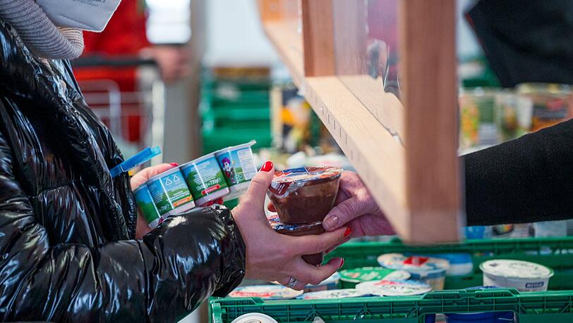 Vor allem Alleinlebende und Alleinerziehende gelten in Bayern als armutsgef&auml;hrdet. (Symbolbild)