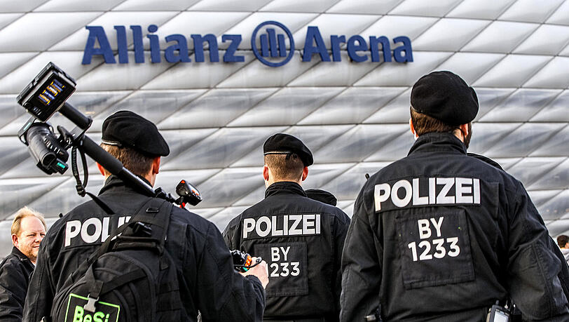 Zwischen Fans aus dem Würzburger Lager und der Polizei kam es zu gewaltsamen Auseinandersetzungen. (Archivbild) Zwischen Fans aus dem Würzburger Lager und der Polizei kam es zu gewaltsamen Auseinandersetzungen. (Archivbild)