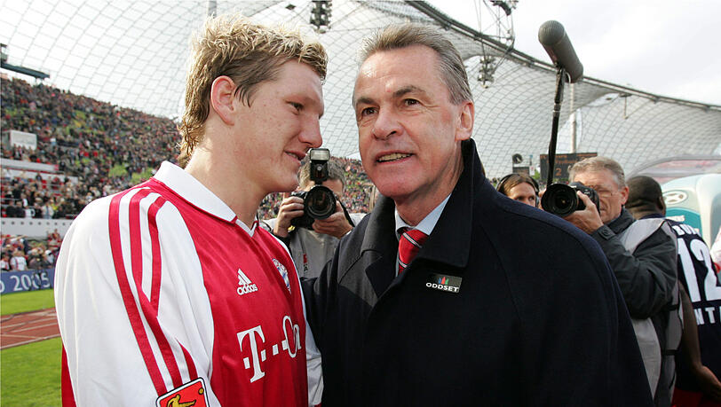 Bastian Schweinsteiger und Ottmar Hitzfeld. Bastian Schweinsteiger und Ottmar Hitzfeld.