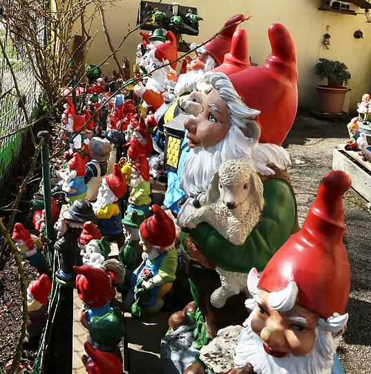 Die bunte Gartenzwerg-Bande aus der Benediktbeuerer Straße.