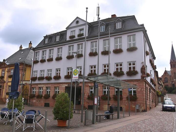 Das Rathaus von Miltenberg. Foto: Karl-Josef Hildenbrand/dpa/Archivbild