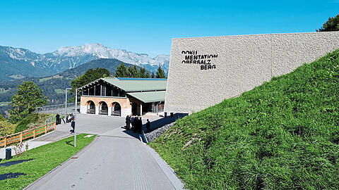 Der Neubau der Dokumentation Obersalzberg. Die neu gestaltete Ausstellung zur Aufarbeitung der NS-Zeit an Hitlers ehemaligem zweitem Wohnsitz galt als Leuchtturmprojekt des Freistaats.