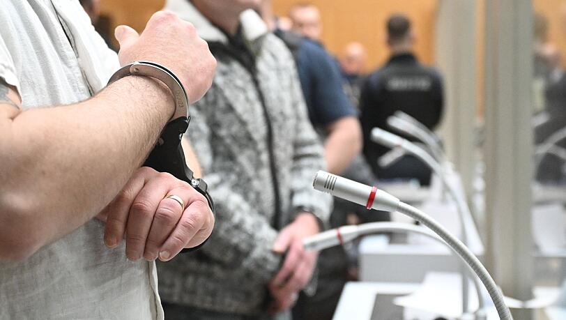 Die Generalstaatsanwaltschaft Stuttgart hat Anklage gegen vier mutmaßliche Mitglieder einer mutmaßlichen "Reichsbürger"-Terrorgruppe erhoben. (Symbolbild)