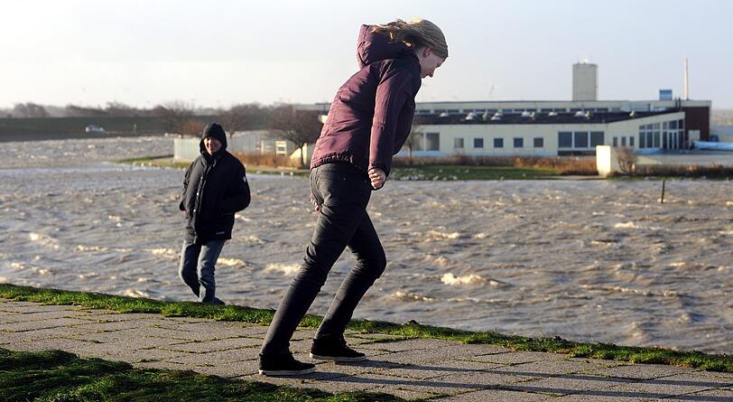 Sturm auf einem Nordseedeich
