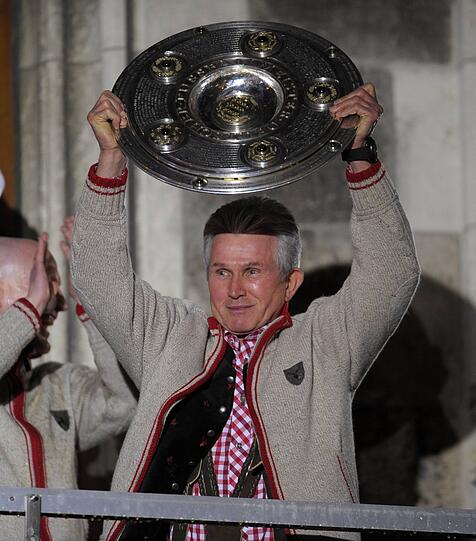 Die offiziellen Glückwünsche des FC Bayern flatterten ebenfalls über Twitter rein: "Herzlichen Glückwunsch zum Geburtstag, Jupp Heynckes (71)! #MiaSanMia"