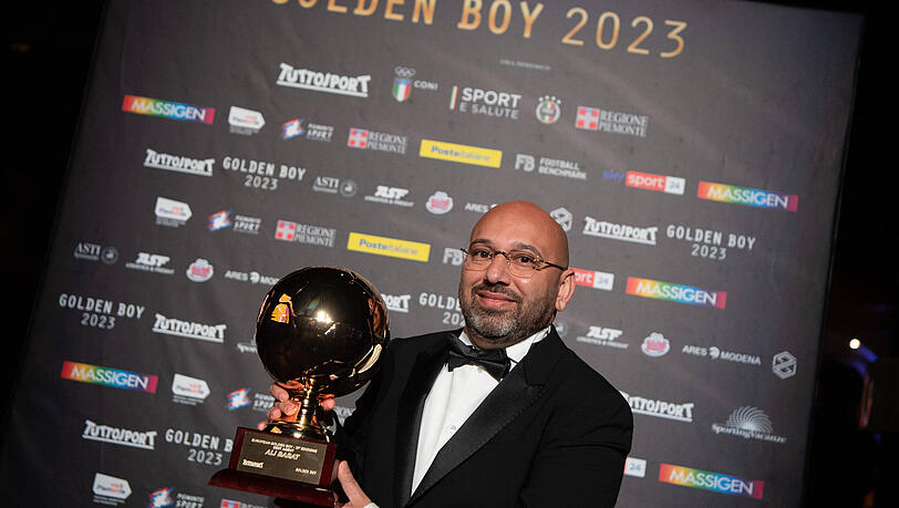 Nicolas Jacksons Berater Ali Barat wurde 2023 von der italienischen Zeitung "Tuttosport" als Agent des Jahres ausgezeichnet. Nicolas Jacksons Berater Ali Barat wurde 2023 von der italienischen Zeitung "Tuttosport" als Agent des Jahres ausgezeichnet.