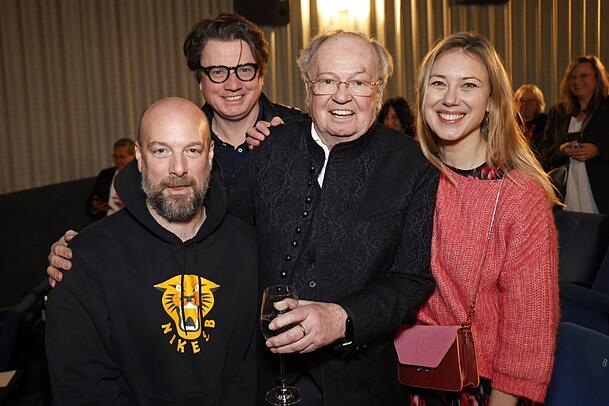 Stephan Zinner, Philipp Kreuzer, Franz Xaver Bogner und Marlene Schlegel bei der &Uuml;berraschungsmatinee zu Franz Xaver Bogners 75. Geburtstag im Kino Ottobrunn.