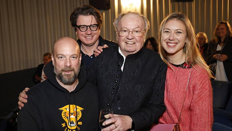 Stephan Zinner, Philipp Kreuzer, Franz Xaver Bogner und Marlene Schlegel bei der &Uuml;berraschungsmatinee zu Franz Xaver Bogners 75. Geburtstag im Kino Ottobrunn.