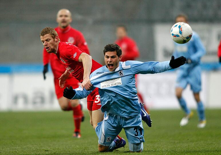 KEVIN VOLLAND: Vergab in der zehnten Minute einen Hochkaräter, in der 68. eine Hundertprozentige. Unglücklicher Abend.Note 4