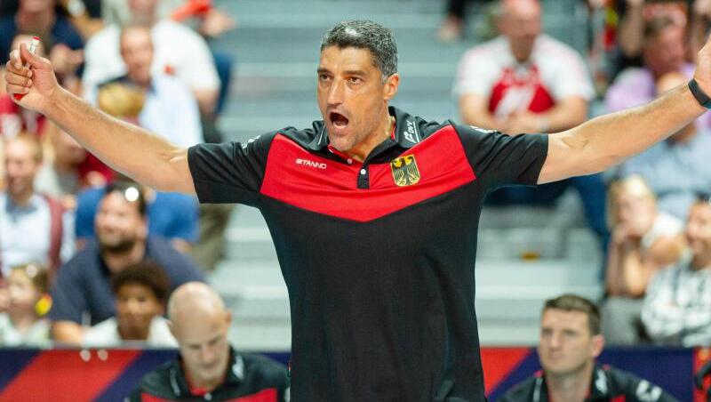 Deutschlands Trainer Andrea Giani hofft auf den ersten EM-Sieg. Deutschlands Trainer Andrea Giani hofft auf den ersten EM-Sieg.