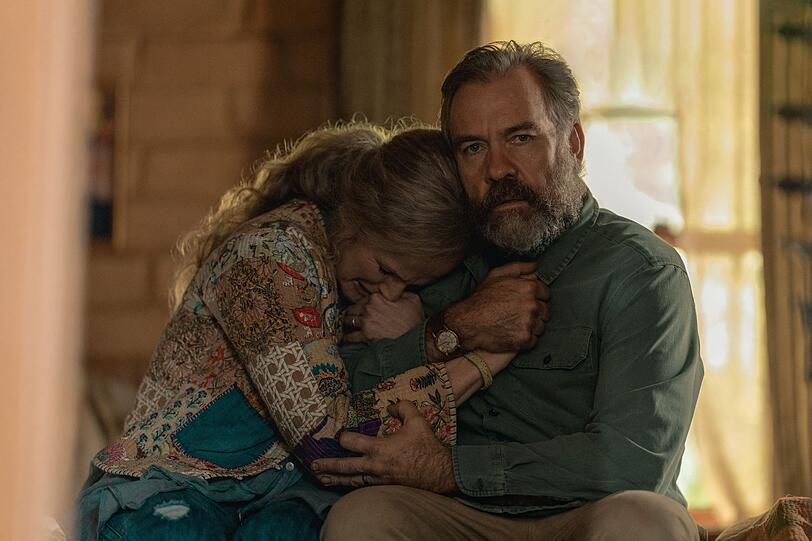 Die religi&ouml;sen Eheleute Henry (Brendan Cowell) und Jenna Reid (Maxine Peake) meiden den Kontakt zur Au&szlig;enwelt.