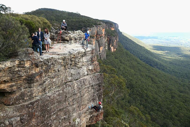 Am Narrow Neck Lookout: Prinz William und Kate haben die Blue Mountains besucht und sich dabei an einen gefährlichen Abgrund herangewagt.