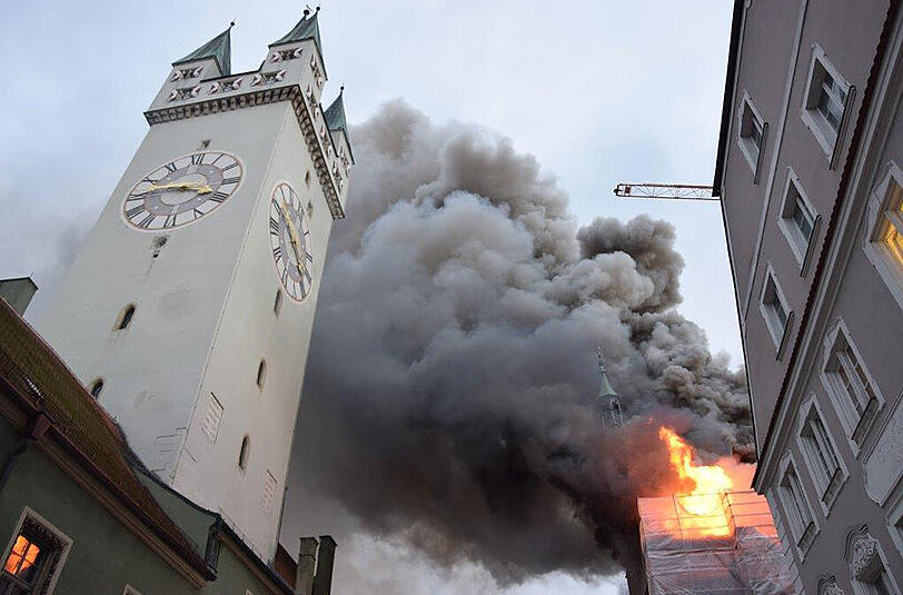 Feuer in Straubing: Die Bilder vom Rathaus-Brand.