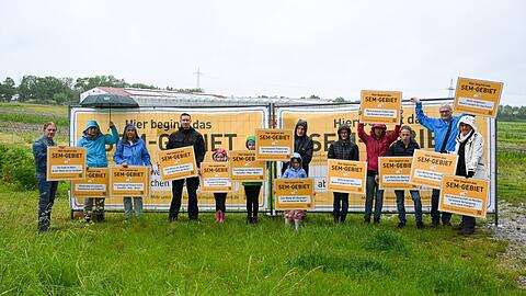 Auf diesem Feld am nördlichen Stadtrand beginnt das insgesamt 900 Hektar große Untersuchungsgebiet für die städtebauliche Entwicklungsmaßnahme. Bürgerinitiativen befürchten eine massive Bebauung und protestieren.