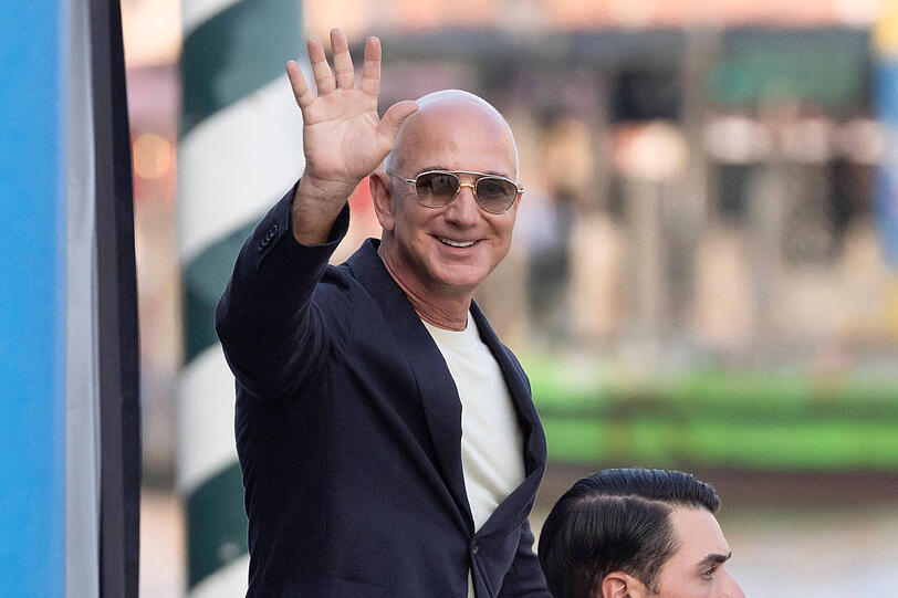 Hat sich vom Trump-Feind zum Unterstützer des US-Präsidenten gewandelt: Amazon-Chef Jeff Bezos. Hat sich vom Trump-Feind zum Unterstützer des US-Präsidenten gewandelt: Amazon-Chef Jeff Bezos.