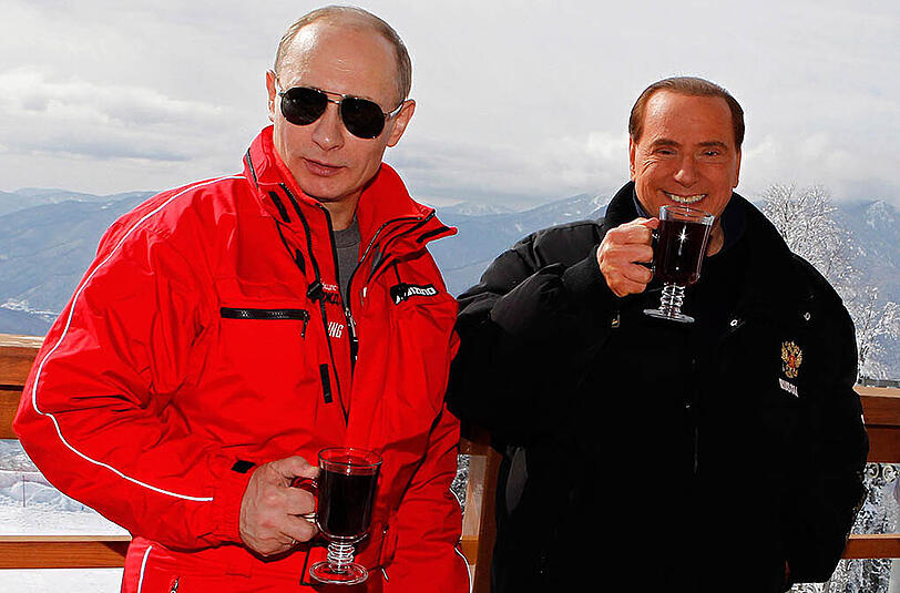 Sitz Silvio Berlusconi (r.) bald im russischen Kabinett von Präsident Wladimir Putin?