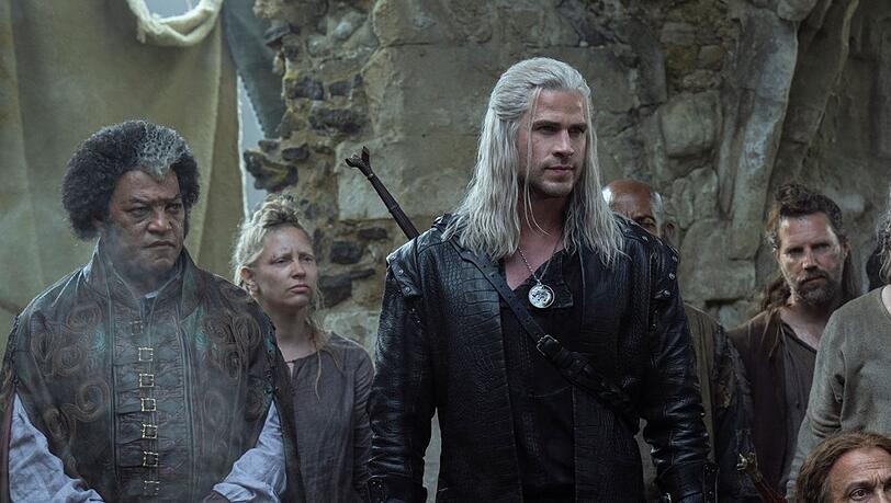 Neuzugänge im Kosmos von "The Witcher": Laurence Fishburne (l.) und Liam Hemsworth. Neuzugänge im Kosmos von "The Witcher": Laurence Fishburne (l.) und Liam Hemsworth.