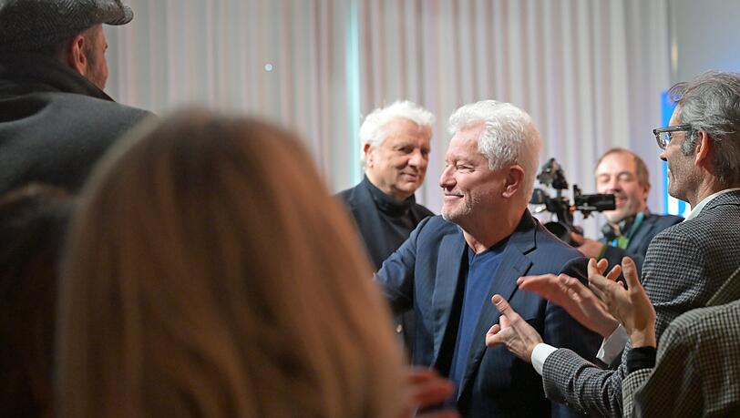 23.01.2026, Bayern, M&middot;nchen: Die M&uuml;nchner &laquo;Tatort&raquo;-Kommissare Miroslav Nemec (Mitte r) und Udo Wachtveitl (Mitte l) bekommen beim BR-Filmbrunch Standing Ovations angesichts ihrer letzten &laquo;Tatort&raquo;-Folge. Foto: Malin Wunderlich/dpa +++ dpa-Bildfunk +++