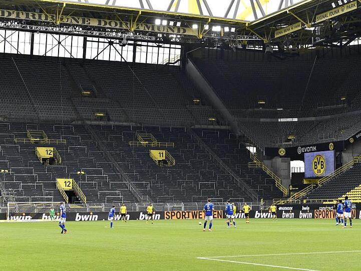 Die Tribünen blieben am 26. Spieltag leer.