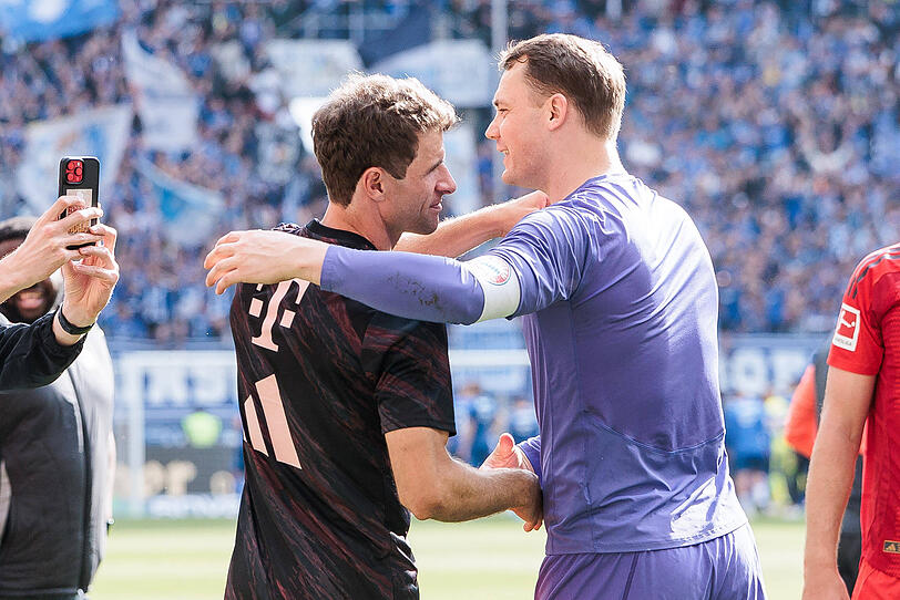 Bayern-Legenden: Neuer und Thomas Müller (l.). Bayern-Legenden: Neuer und Thomas Müller (l.).