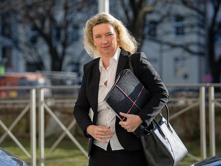 Kerstin Schreyer (CSU) ist unterwegs. Foto: Matthias Balk/Archiv
