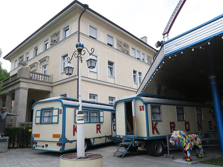 Die Direktorenvilla der Familie Krone neben ihrem Circus-Krone-Bau.