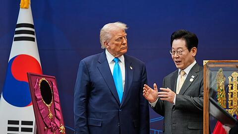 Trump und S&uuml;dkoreas Pr&auml;sident Lee waren sich voriges Jahr einig geworden in Sachen Z&ouml;lle. (Archivbild)
