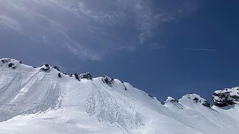 Lawinen k&ouml;nnen abseits der Piste abgehen. (Archivbild)