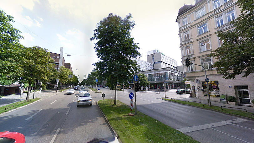 Die Radfahrerin kam von links, das Polizeiauto von rechts. Beide wollten in die Hochstraße einbiegen. (Archivbild)