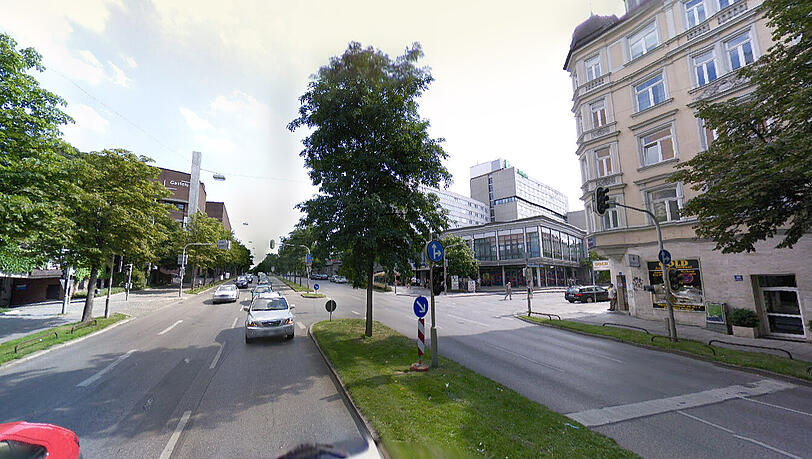 Die Radfahrerin kam von links, das Polizeiauto von rechts. Beide wollten in die Hochstraße einbiegen. (Archivbild) Die Radfahrerin kam von links, das Polizeiauto von rechts. Beide wollten in die Hochstraße einbiegen. (Archivbild)