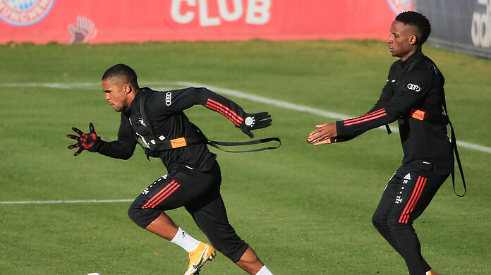 Erlitt einen Rückschlag im Training: Douglas Costa (l.).