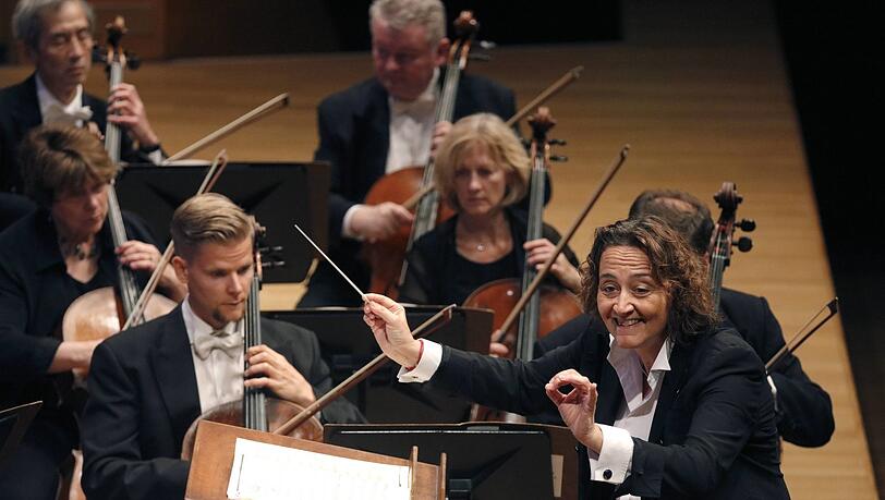 Die Dirigentin Nathalie Stutzmann. Die Dirigentin Nathalie Stutzmann.