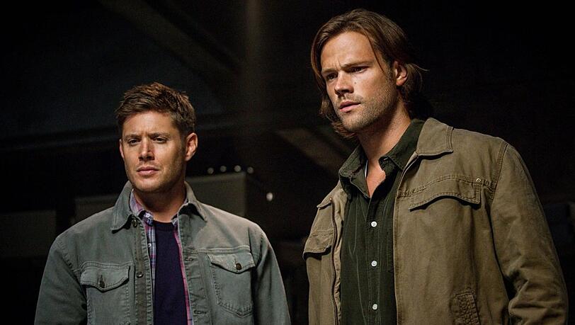 Jensen Ackles (l.) und Jared Padalecki spielten 15 Staffeln lang die Brüder Dean und Sam Winchester in "Supernatural".