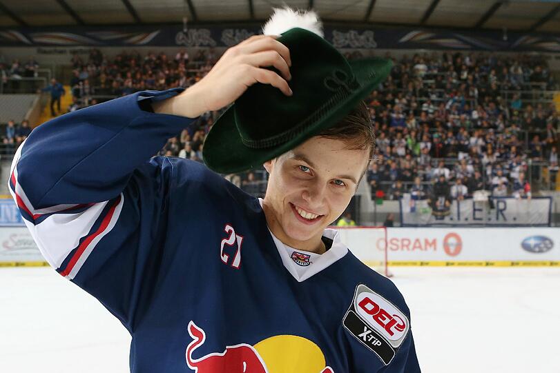 Da kann man nur den Hut ziehen: EHC-Star Dominik Kahun.