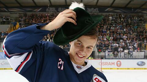 Da kann man nur den Hut ziehen: EHC-Star Dominik Kahun.