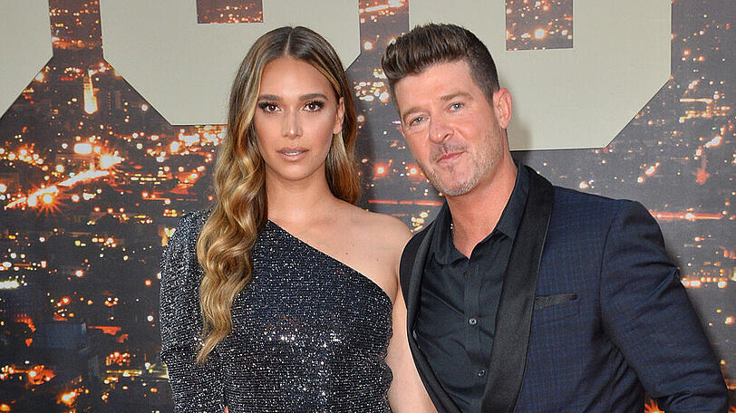 April Love Geary und Robin Thicke bei einem Auftritt in Los Angeles