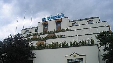 Der Club wohnt nobel in der Schweiz:: Das Säntispark-Hotel hat viele Annehmlichkeiten zu bieten.