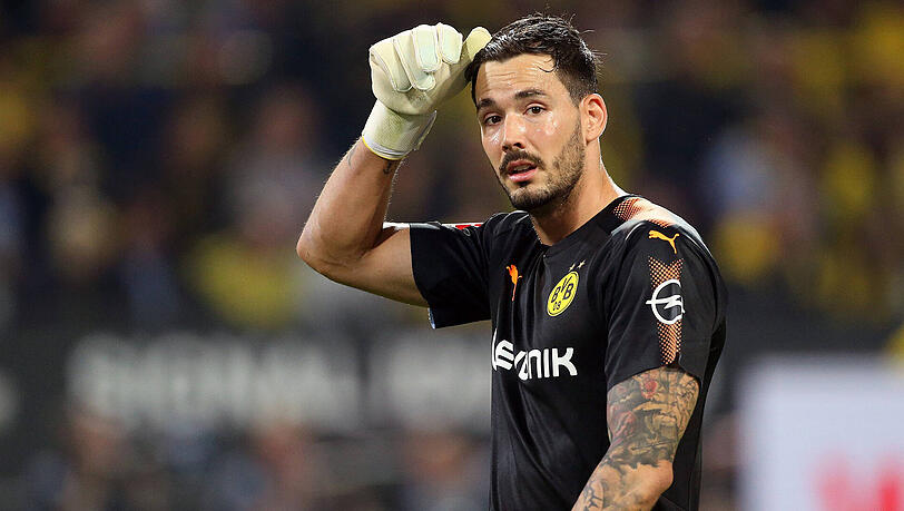 Roman Bürki macht eine schwere Oberschenkelprellung zu schaffen. Roman Bürki macht eine schwere Oberschenkelprellung zu schaffen.