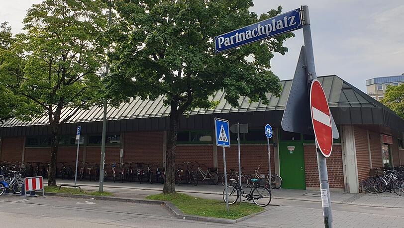 Der Partnachplatz von Norden aus gesehen. Der Partnachplatz von Norden aus gesehen.