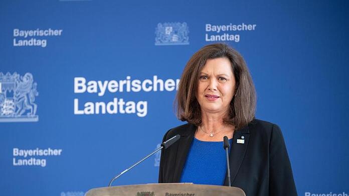 Ilse Aigner (CSU), Präsidentin des Bayerischen Landtags, spricht im Landtag.