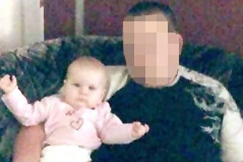 Da schien es Sarah noch gut gegangen zu sein: das Kind mit seinem Vater Patrick R.
