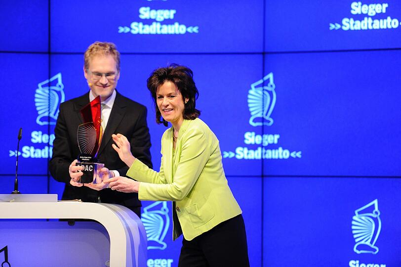 Smart-Chefin Annette Winkler bei der Preisverleihung.